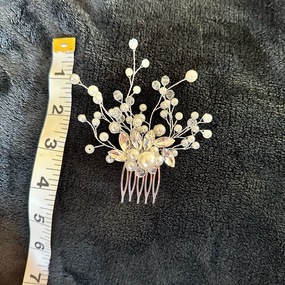 New Jeweled Hair comb ( wedding,prom,formal)